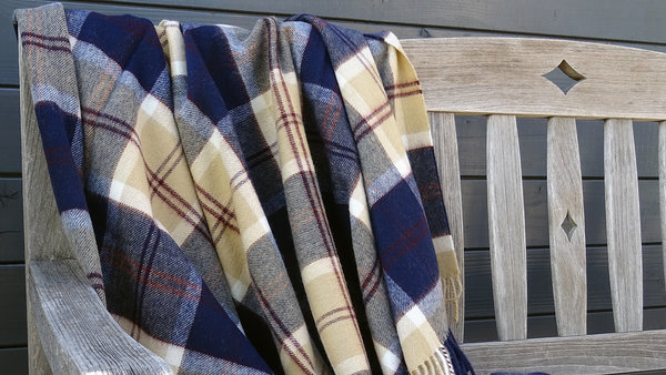 Plaid Shop | Wolldecken, Kissen, Ponchos, Stolen, Schals und mehr | Stilvolles in Original Schottenkaros