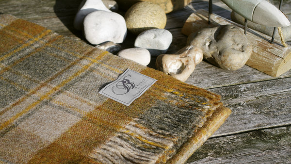 Sehr schöne Wolldecken aus reiner Shetlandwolle von Bronte by Moon