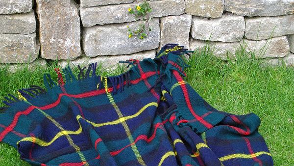Tweedmill Tartan Wolldecken in vielen originalen Schottenkaros