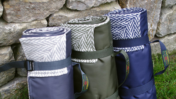 Tweedmill Picknickdecken aus Bio Baumwolle mit wasserfester Abseite. Organic Cotton in Fishbone Designs